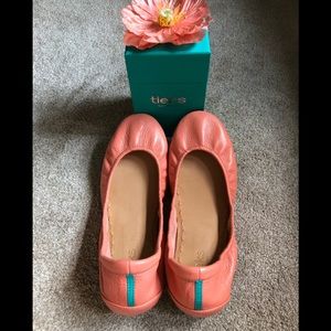 Peach Poppy Tieks